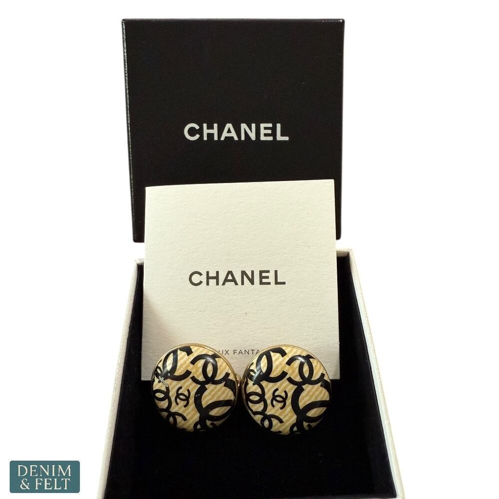 Chanel 2002 02p Cc Logo Striped Resin Clip-On Earrings Beige Gold W/ Box Rare!!